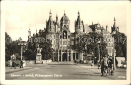 Delcampe - Schwerin Mecklenburg Schloss Paedagogische Schule - Schwerin