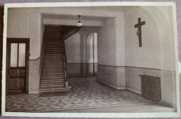 Delcampe - CP De WAREMME " Collège Saint Louis , Un Hall " - Waremme