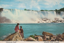 Delcampe - Canada Niagara Falls American Falls Landscape Couple Boat #PBG226 - Niagarafälle