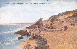 Delcampe - Dorset - SOUTHBOURNE - On The Sands Looking West - Bournemouth (from 1972)