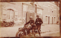 Delcampe - Moto Ancienne Marque Type Modèle ? * Police Policier * Motos Motocyclette Motard * Cliché Ancien * Crédit Ouest Angers - Moto