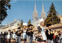 Delcampe - Defile Des Fetes De CORNOUAILLE Au Pied Des Remparts De La Cathedrale De QUIMPER 9(scan Recto-verso) MA578 - Quimper