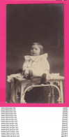 Delcampe - CPA (Réf: Z 3401) (FANTAISIE BÉBÉS) La Pose Bébé - Babies