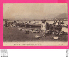 Delcampe - CPA (Réf: Z 4507) HENDAYE (64 PYRÉNÉES ATLANTIQUES) Le Port, Débarquement De La Sardine (animée) - Hendaye