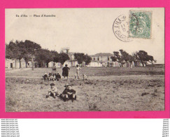 Delcampe - CPA (Réf: Z 4475) Île D'AIX (17 CHARENTE MARITIME) Place D'Austerlitz (animée) - Otros & Sin Clasificación