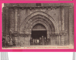 Delcampe - CPA (Réf: Z 4428) ARS (17 CHARENTE MARITIME) Portail De L'église Monument Historique (très Animée) - Otros & Sin Clasificación