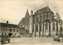 Delcampe - Carte Postale - 89 - Saint Julien Du Sault - L'abside De L'Eglise - CPSM Grand Format - Automobiles - Etat Pli Visible - - Saint Julien Du Sault