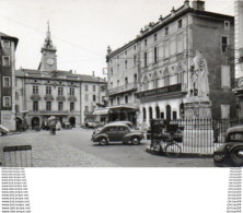 Delcampe - 4V10Fo   84 Orange La Place Et L'hotel De Ville Automobiles Tacots à Identifier - Orange