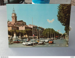 Delcampe - Cp  Couleur Années 80 - Digne-les-Bains Méhari Orange, DS, Ami 6 8 -R12 - Digne