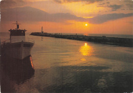 Delcampe - 30 LE GRAU DU ROI COUCHER DE SOLEIL A LA SORTIE DU PORT - Le Grau-du-Roi