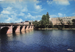 Delcampe - 86 CHATELLERAULT PONT HENRI IV - Chatellerault
