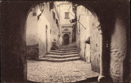 Delcampe - CPA Une Rue Dans La Casbah, Marokko ?, Tunesien ?, Maghreb - Kostums