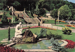 Delcampe - 65 BAGNERES DE BIGORRE JARDINS DE L ESPLANADE DES THERMES LA BUVEUSE - Bagneres De Bigorre