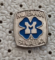 Delcampe - Mljekara Banja Luka Dairy Milk Bosnia Yugoslavia Pin - Alimentation