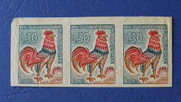 Delcampe - FRANCE VARIÉTÉ YT N°1331Aa 30 C COQ De DECARIS BANDE De 3 Ex NON DENTELÉ Sans Gomme - Neufs