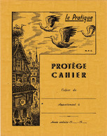 Delcampe - Ancien Protège Cahier - Le Pratique (mesures Pour Le Bois, L'huile, Le Lait) - Illustration Village Alsace Cigogne - Andere & Zonder Classificatie
