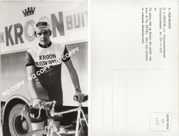 Delcampe - CARTE CYCLISME A. HULSEBOS TEAM KROON 1971 ( COUPE FORMAT 9 X 14 ) - Radsport