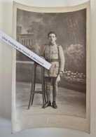 Delcampe - CPA Photo - MOULINS - Portrait Studio Soldat Du 56e Régiment D' Artillerie - Voir Zoom - WW1 Uniforme Moustache - Uniforms
