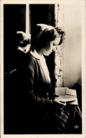 Delcampe - CPA Jeune Fille De Douarnenez En Costume De Fête - Kostums
