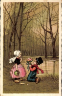 Delcampe - Artiste CPA Colombo, E., Kinder In Niederländischer Tracht, Teich, Junge Mit Blumenstrauß - Sonstige & Ohne Zuordnung