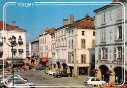 Delcampe - Carte Postale 88. Epinal Place Des Vosges  Voitures Très Beau Plan - Epinal