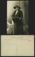 Delcampe - WOMAN IN EXETER Old B/W Real Photo Postcard / Costume - Non Classés