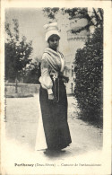 Delcampe - CPA Folklore Parthenay Costume De Parthenaisienne - Kostums