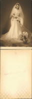 Delcampe - Ansichtskarte  Hochzeit Wedding Schöne Braut Weißes Kleid Foto: Prag 1940 - Hochzeiten