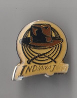 Delcampe - PIN'S  THEME CINEMA AVENTURES  INDIANA JONES  AVION - Cinéma