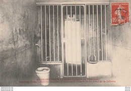 Delcampe - 94) FRESNES - PRISON - INTERIEUR D ' UNE CELLULE DU QUARTIER DE CORRECTION - VUE PRISE DU FOND DE LA CELLULE - EN 1909 - Fresnes