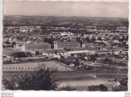 Delcampe - L31-47) AGEN - VUE GENERALE ET LES CASERNES - AU PREMIER PLAN - LE CANAL DU MIDI - ( 2 SCANS ) - Agen