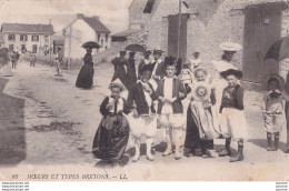 Delcampe - MOEURS ET TYPES BRETONS  - COSTUMES D ' ENFANTS + TAMPON  LESNEVEN  11° CORPS D ' ARMEE / HOP. TEMP N°45 - 1915 - Lesneven
