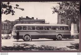 Delcampe - 82) VERDUN SUR GARONNE - LE DEPART VERS TOULOUSE PAR LE CAR DE BEAUMONT DE LOMAGNE - AUTOBUS - RENAULT R 4190 - 2 SCANS - Verdun Sur Garonne