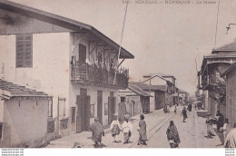 Delcampe - L11- SENEGAL - RUFISQUE - LA MAIRIE - ANIMATION - HABITANTS - ( 2 SCANS ) - Sénégal