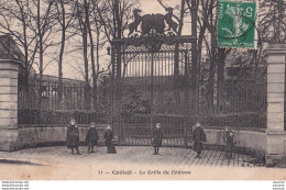 Delcampe - L10-94) CRETEIL -  LA GRILLE DU CHATEAU - ANIMATION -  ECOLIERS - EN 1906 - Creteil