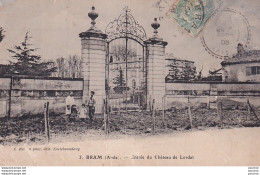 Delcampe - L12-11) BRAM - AUDE - ENTREE DU CHATEAU DE LORDAT - ANIMATION - HABITANTS - EN 1906 - Bram