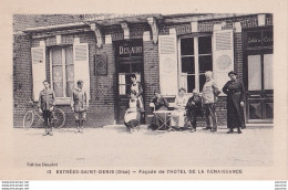 Delcampe - L39-60) ESTREES - SAINT - DENIS - OISE - FACADE DE L ' HOTEL DE LA  RENAISSANCE - ANIMATION - HABITANTS - ( 2 SCANS ) - Estrees Saint Denis