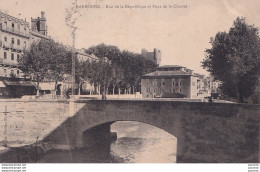 Delcampe - L17-11) NARBONNE -  RUE DE LA REPUBLIQUE ET PONT DE LA CHARITE  - EN 1910 - ( 2 SCANS ) - Narbonne