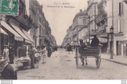 Delcampe - L1-47) AGEN - BOULEVARD DE LA REPUBLIQUE - ANIMATION - ETALS - ATTELAGE. - EN 1912 - Agen