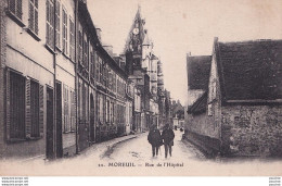 Delcampe - L29-80) MOREUIL - SOMME - RUE DE L ' HOPITAL - ANIMATION - HABITANTS - ( 2 SCANS ) - Moreuil