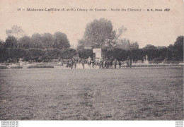Delcampe - L14-78) MAISONS - LAFFITTE - CHAMP DE COURSES - SORTIE DES CHEVAUX -  ( 2 SCANS ) - Maisons-Laffitte