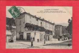 Delcampe - 26 - NYONS - PLACE DU CHAMP DE MARS - ET LES TOURS DES REMPARTS. ANCIENNE ENTRÉE DE LA VILLE - ÉCRITE EN 1909 - - Nyons