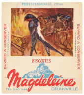 Delcampe - Buvard  14 X 16 Biscottes MAGDELEINE Granville  Oiseaux N° 3 Hirondelle De Cheminée Et Sa Couvée - Biscotti