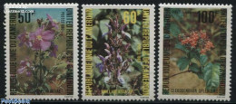 Delcampe - Cameroon 1980 Flowers 3v, Mint NH, Nature - Flowers & Plants - Kamerun (1960-...)