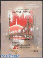 Delcampe - Hungary 1985 Liberation Anniversary S/s, Mint NH, History - World War II - Art - Bridges And Tunnels - Fireworks - Ungebraucht