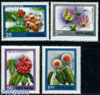 Delcampe - India 1977 Flowers 4v, Mint NH, Nature - Flowers & Plants - Neufs