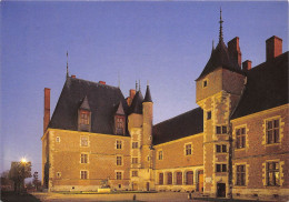 Delcampe - Chateau Facade Nord Et Cour GIEN Musee International De La Chasse 18(scan Recto-verso) MA986 - Gien