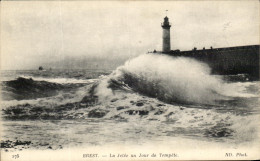 Delcampe - CPA Brest La Jetee Un Jour De Tempete Phare - Brest