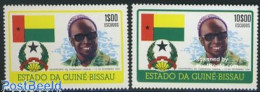 Delcampe - Guinea Bissau 1975 Amilcar Cabral 2v, Mint NH, History - Coat Of Arms - Flags - Politicians - Guinée-Bissau