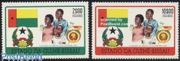 Delcampe - Guinea Bissau 1975 PAIGC Party 2v, Mint NH, History - Coat Of Arms - Flags - Guinée-Bissau